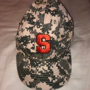 Syracuse Army print hat
